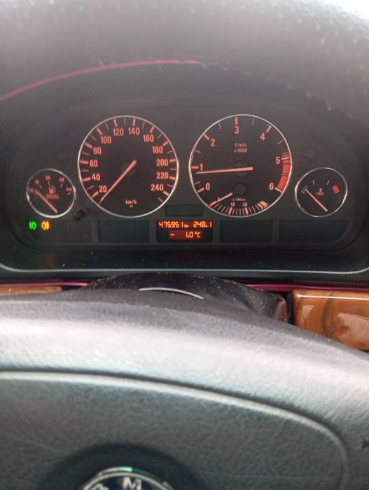 Продам BMW 525 е39