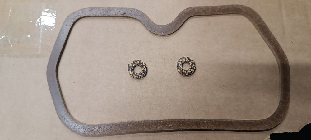 Fiat 126p uszczelka pod pokrywę zaworów + uszczelki pod śruby pokrywy