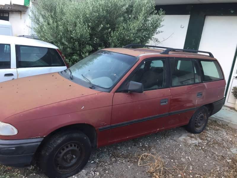 Para peças RENAULT 19 cilindrada 1.4 de 1998 boa mecânica vários carro