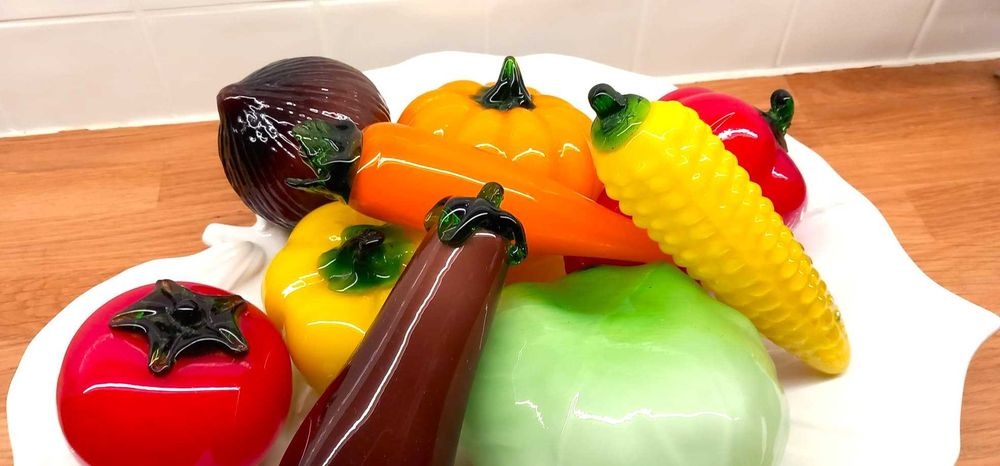 Taça Bordalo Pinheiro + 10 legumes em vidro artesanal (conjunto)