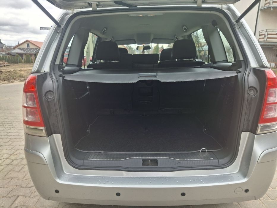 Opel Zafira benzyna +gaz 7 miejsc mogę zamienic