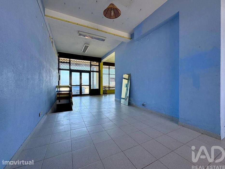 Loja / Estabelecimento Comercial em Vieira de Leiria de 101,00 m2