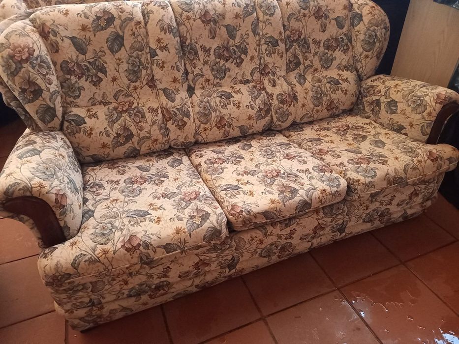 Conjunto de sofa cama  e poltrona
