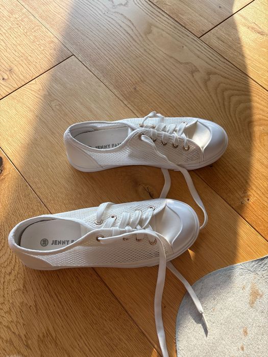 Białe trampki 38