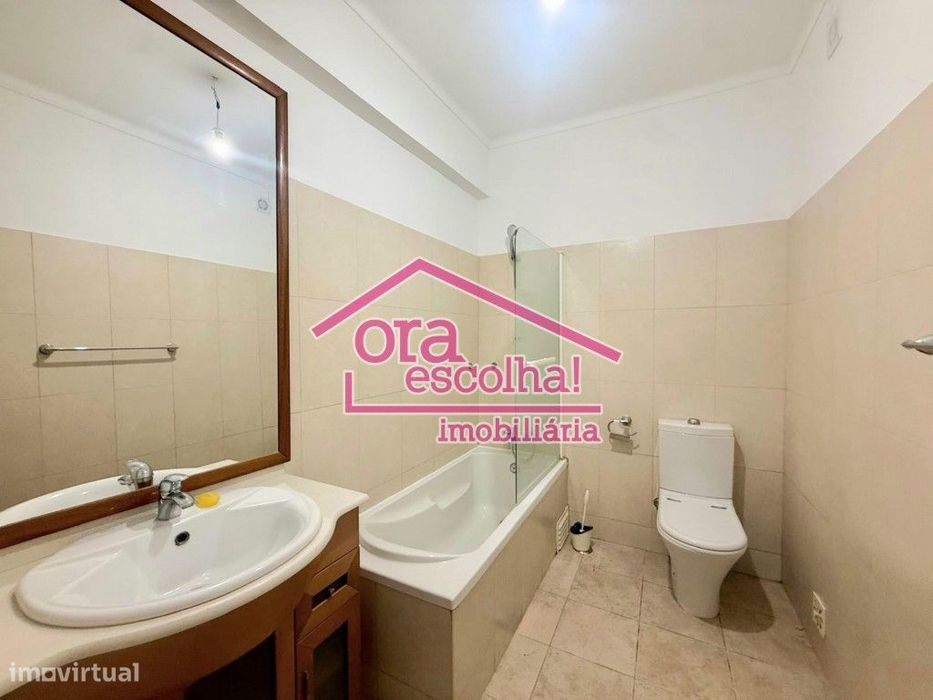 Apartamento T3 com Suíte, Roupeiros, Varanda e Marquise nas Paivas!