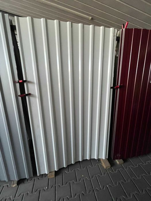 Цветной и оценкований профлист на забор и крышу Титова 1 Совхозная 7