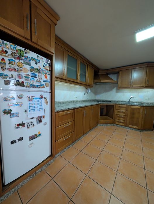 Cozinha em L  em muito bom estado