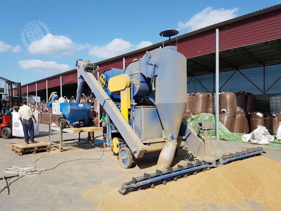 ОВС-25 Очисник вороху самопересувний