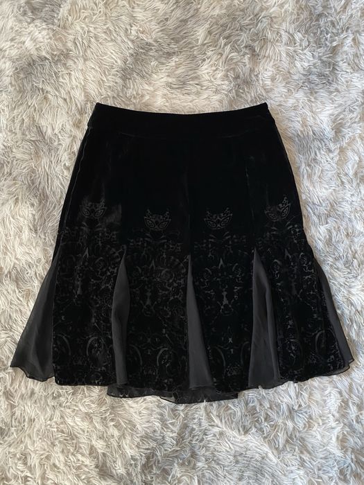 Czarna welurowa spódnica do kolan S 36 M 38 sagaie 65% jedwab premium