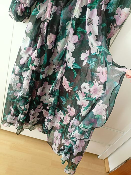 Długa sukienka falbany Mohito