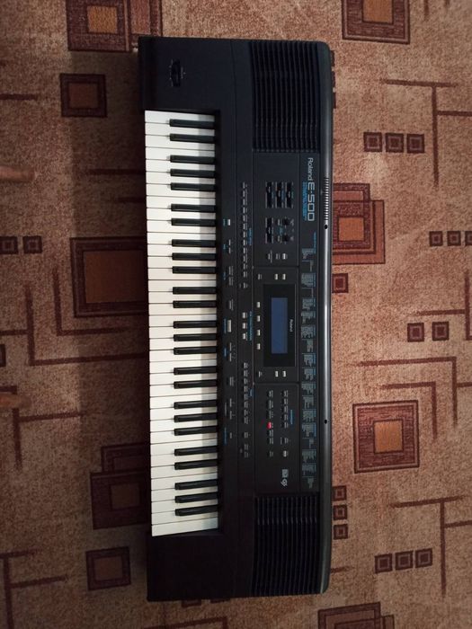 Продам Роланд Е-500