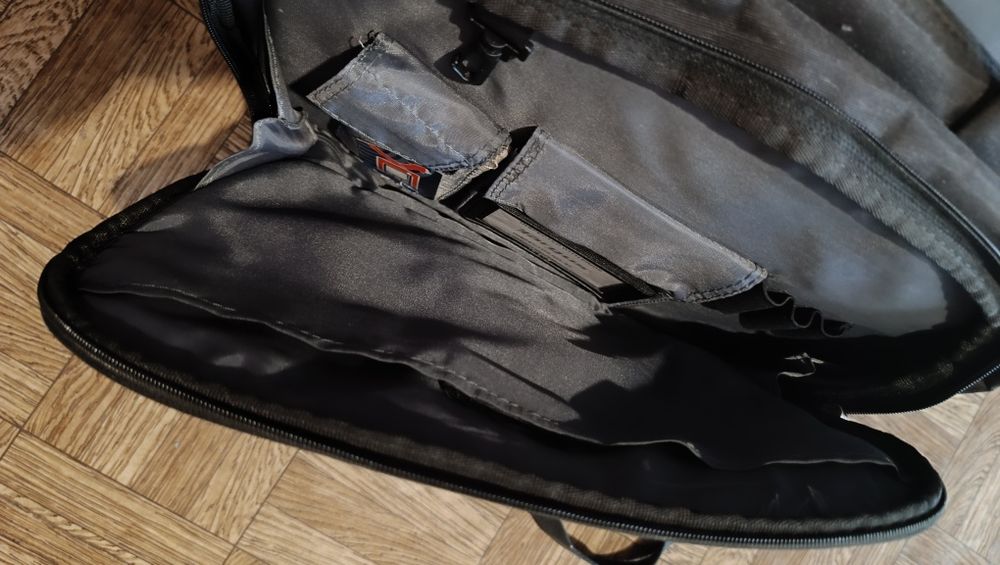 Продам портфель под документами и ноутбук