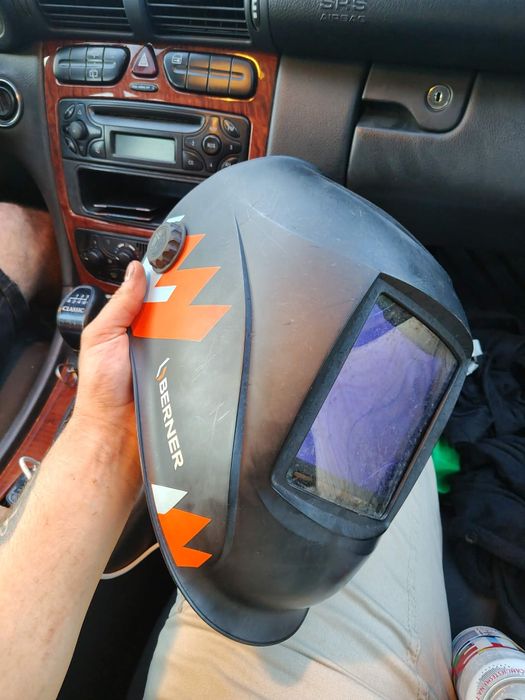 automatyczna przyłbica spawalnicza marki Berner