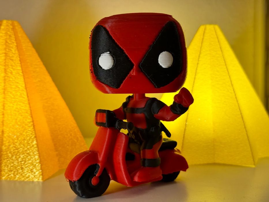 Deadpool da Marvel em Trotinete