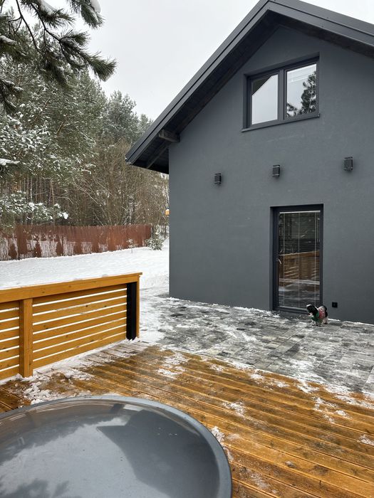 Antracytowe domki z jacuzzi nad Zalewem Chańcza