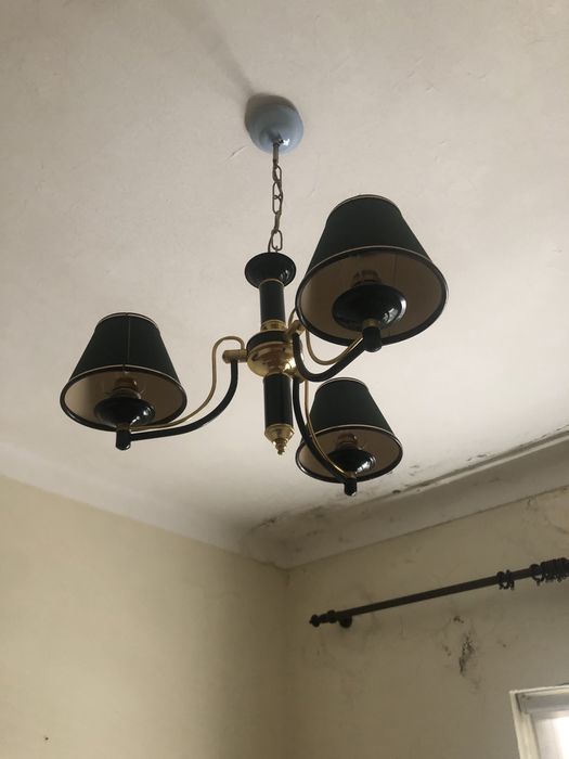 Varios candeeirod em bom estado