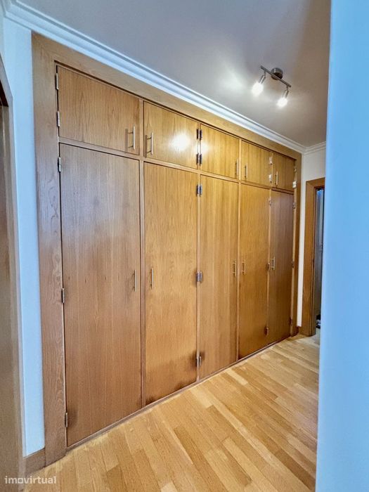 Apartamento T3 com excelentes áreas, renovado, boa exposição solar