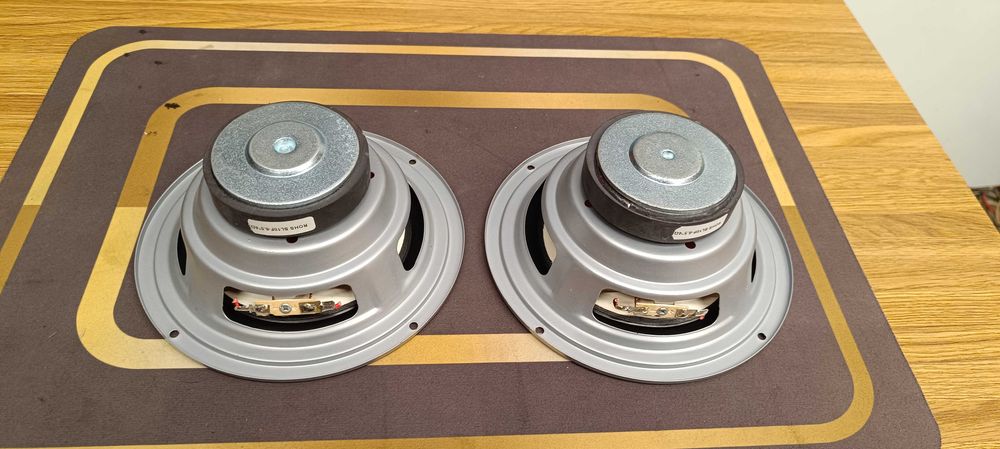 НЧ- динаміки 4- Ohm ( 178мм по корзині )-як нові!!