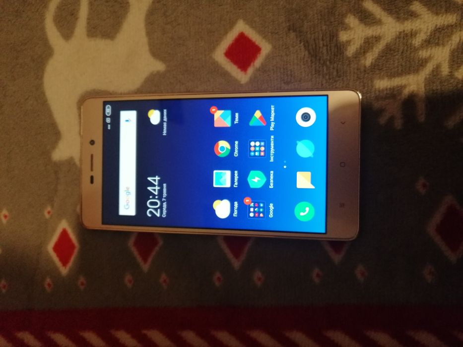 Продам телефон redmi 3s