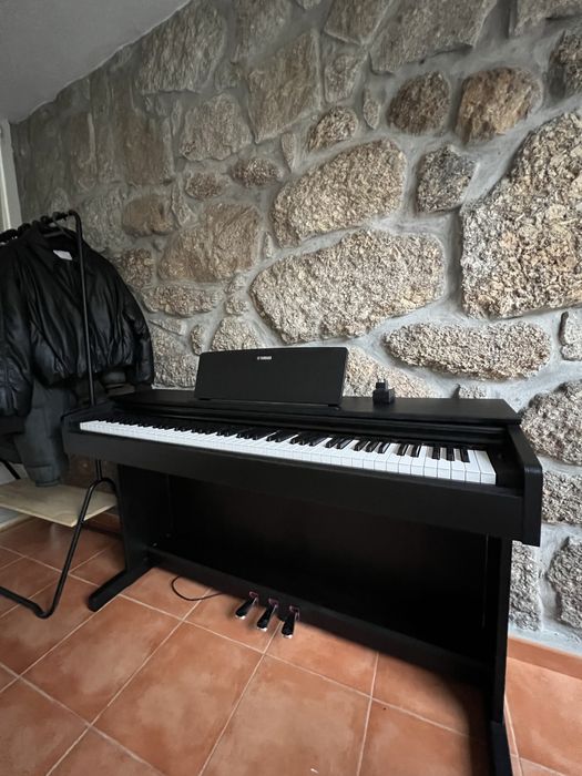 Piano Digital YDP-143 Yamaha