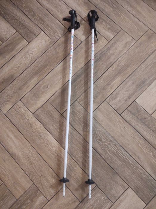 Zestaw narciarski dla dziewczynki buty 24/24,5 277 mm kask kijki