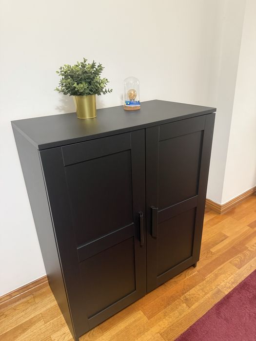 Aparador/Armário IKEA BRIMNES preto com 2 portas