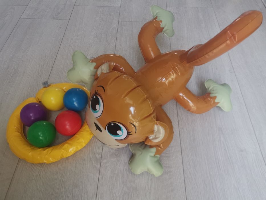 Basen ze zjeżdżalnią