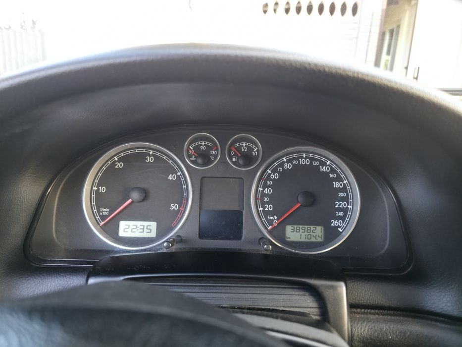 VOLKSWAGEN PASSAT 2001 VIN WVWZZZ3BZ1E245184 фото оголошення 5 з 24