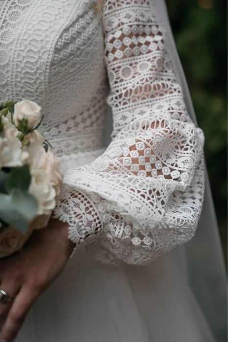 Весільна сукня з ручною вишивкою в стилі BOHO