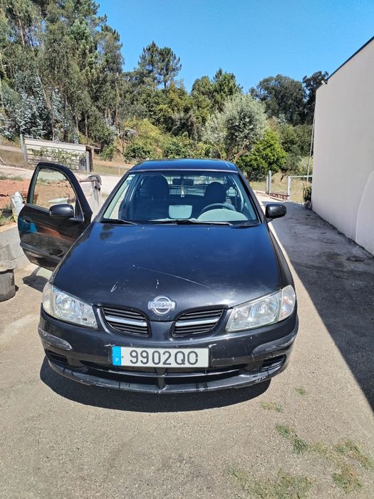 Nissan almera comercial