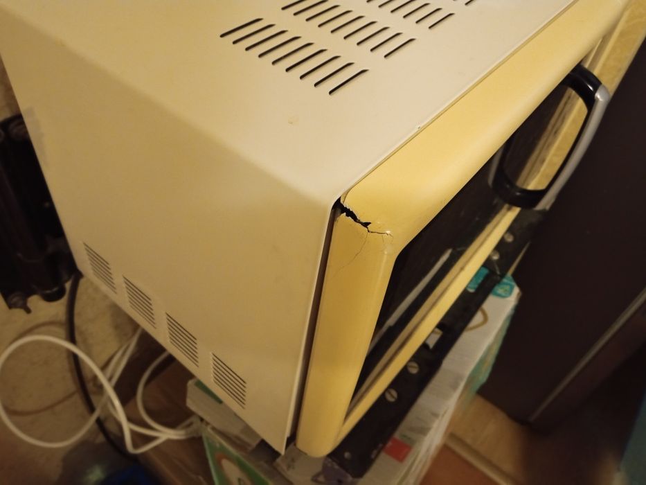 Мікрохвильова піч з грилем Whirlpool (MWO607/WH)