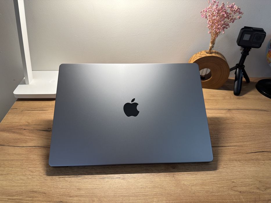 MacBook Pro 16 2021 M1 MAX 64GB RAM 1TB SSD 95%