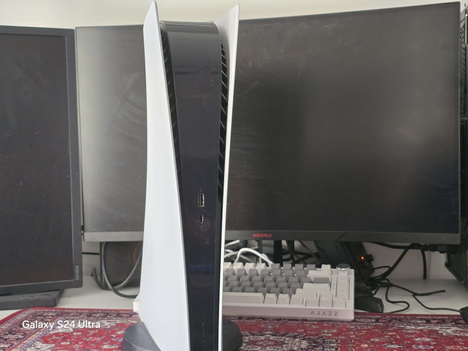 Playstation 5, вживана, з 2 джойстиками