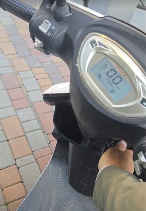 Мопед електро, добрий стан!