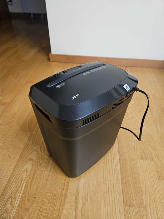 Destruidora de papel Fellowes M-8C