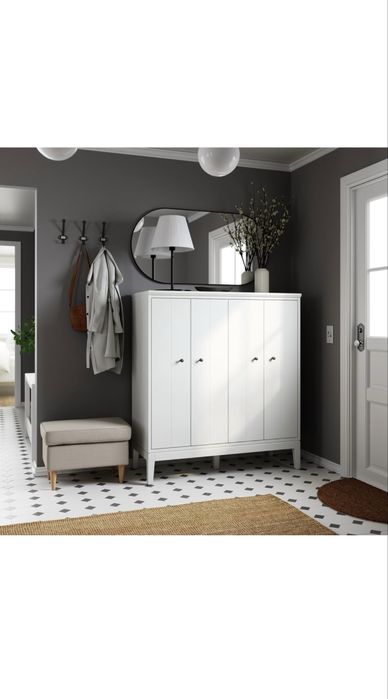 Armário com portas dobráveis