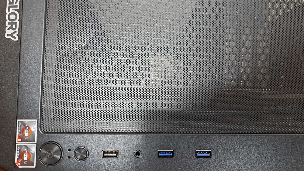 Gaming PC Ryzen 5 9600X | Radeon RX 9060 XT | 8GB 32GB DDR5 | 1TB SSD | Windows 11 | RATY Szczecin Ufogames