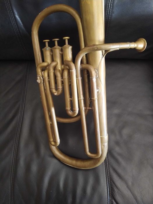 Antigo bombardino, eufónio, tuba, de 3 pistons, em latão, século XIX/XX. Revisto por luthier