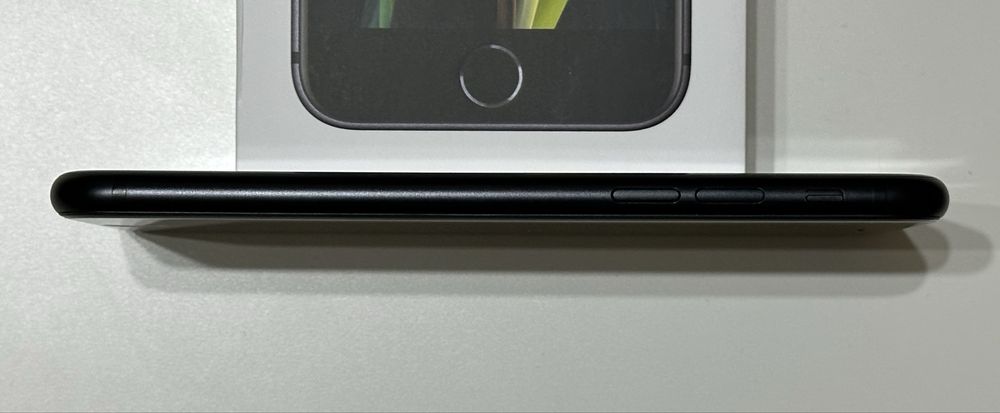 Iphone SE 2020 64GB Preto - Livre