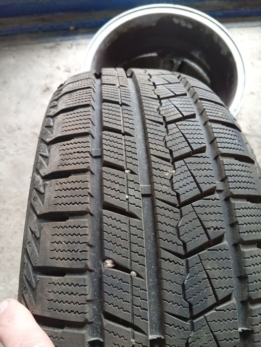 Продам зимову гуму 195*55  R16