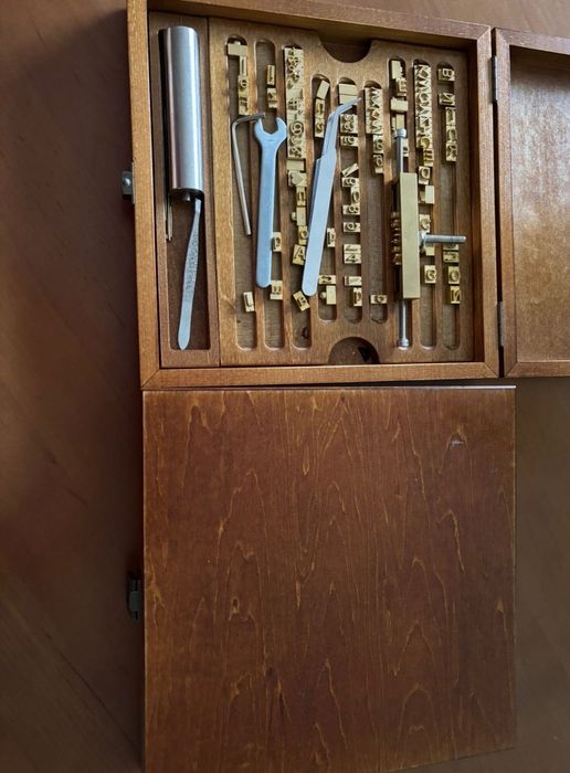 Máquina de gravação a quente