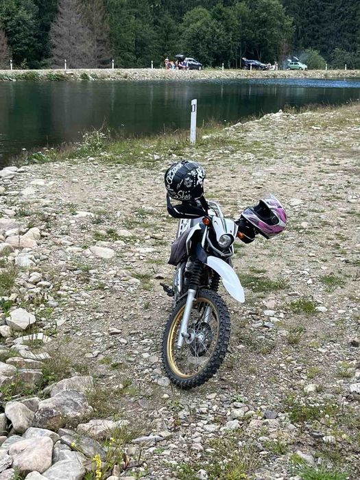 Мотоцикл ямаха серов 250