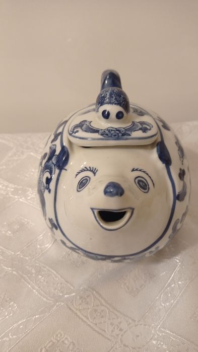 Chiński porcelanowy czajnik