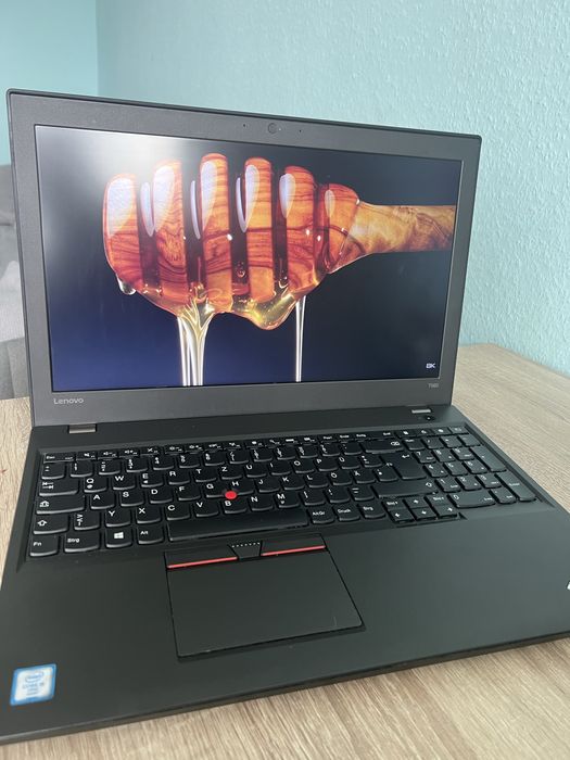 #1885 lenovo thinkPad T560 laptop windows