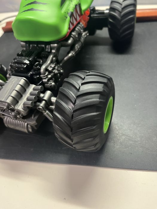 Машинка на радио управление