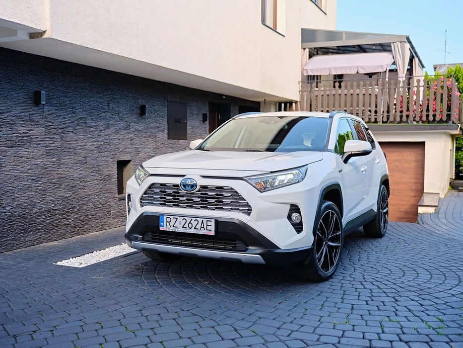 Toyota RAV4 Salon Polska, 2,5 Hybryda, Niski potwierdzony przebieg.