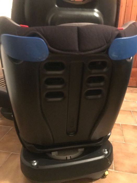 Sprzedam foteliki samochodowe