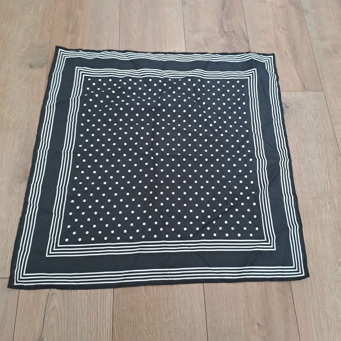 Хусточка в стилі Dolce G.  60×60