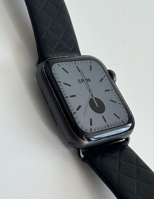 apple watch 4 40 mm / епл вотч 4 40 мм
