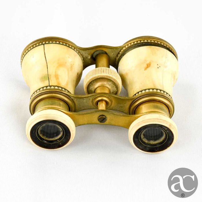 Binóculos de teatro em metal dourado e osso?, séc. XIX